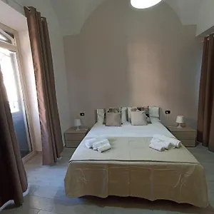 https://vittorio-emanuele-house-catania.catania-hotels.net